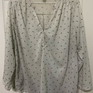 Casual light material top with black design